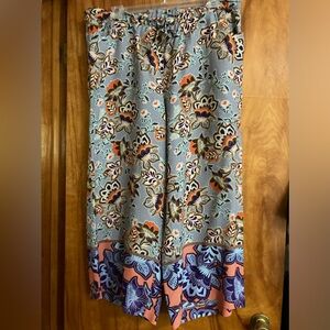 Women’s casual wide-leg LOFT pants.